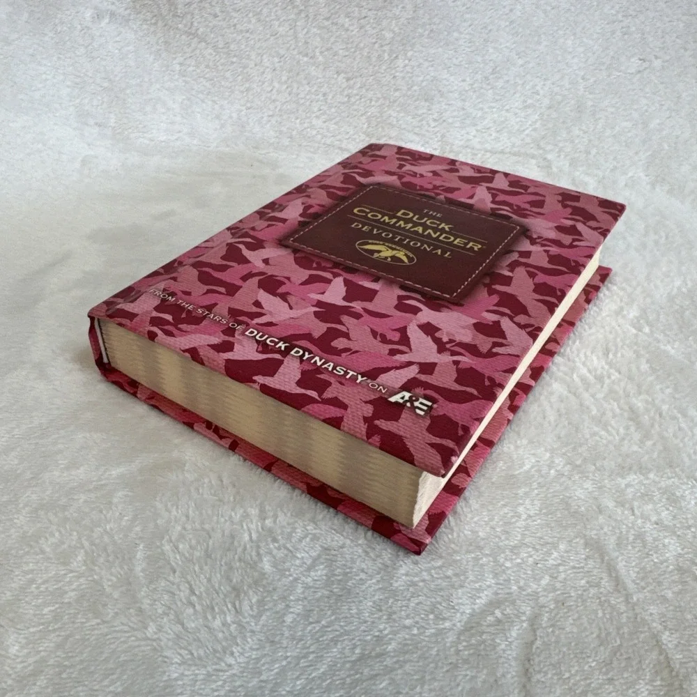 The Duck Commander Devotional Pink Camo A&E Book Faith Messages Robertson Family